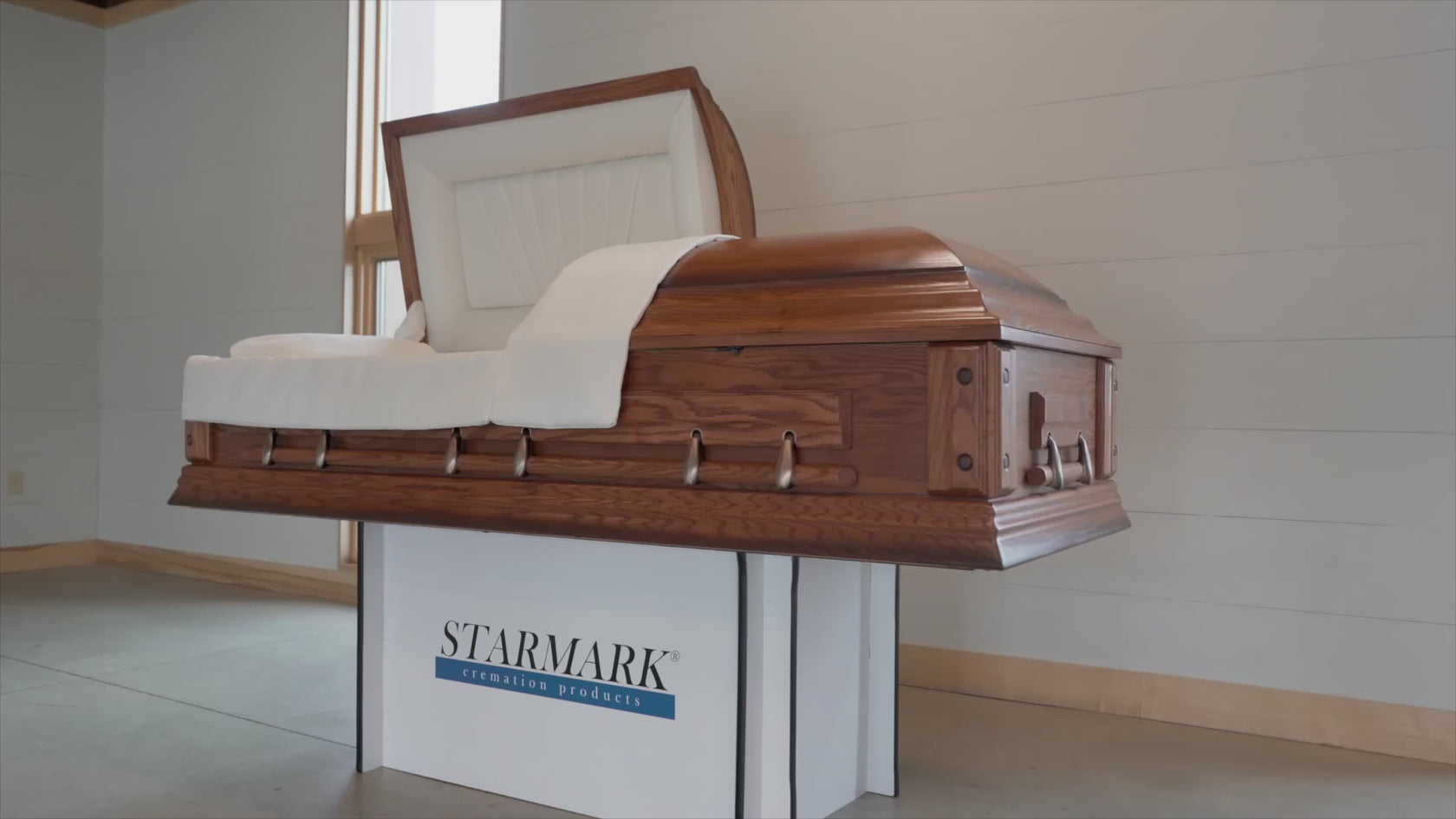 Video explaining how to set up a Starmark Ceremonial Rental Casket